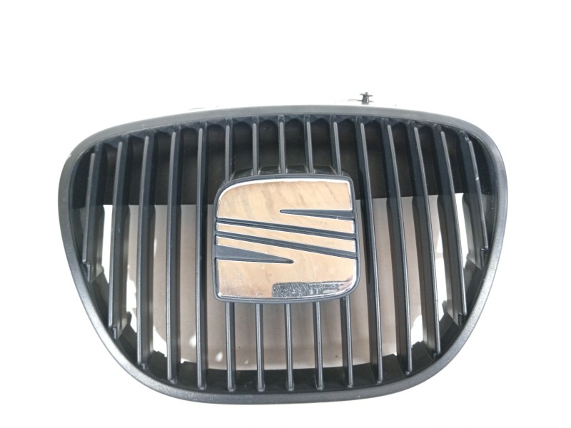 Recambio de rejilla delantera para seat ibiza iii (6l1) 1.9 sdi referencia OEM IAM 6L0853651 6L0853654 6L0853679