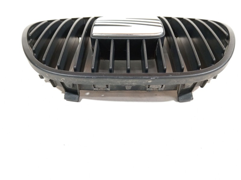 Recambio de rejilla delantera para seat ibiza iii (6l1) 1.9 sdi referencia OEM IAM 6L0853651 6L0853654 6L0853679