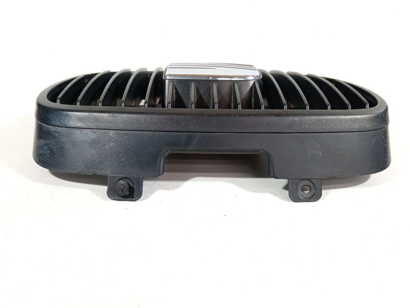 Recambio de rejilla delantera para seat ibiza iii (6l1) 1.9 sdi referencia OEM IAM 6L0853651 6L0853654 6L0853679
