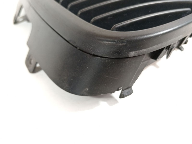 Recambio de rejilla delantera para seat ibiza iii (6l1) 1.9 sdi referencia OEM IAM 6L0853651 6L0853654 6L0853679