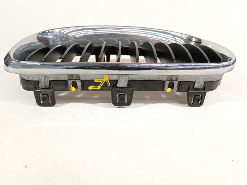 Recambio de rejilla delantera para bmw 1 (e81) 116 i referencia OEM IAM 51137166439 51137179655 22405910