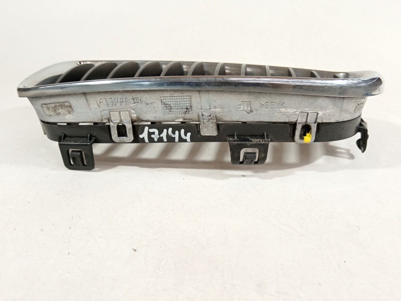 Recambio de rejilla delantera para bmw 1 (e81) 116 i referencia OEM IAM 51137166439 51137179655 22405910