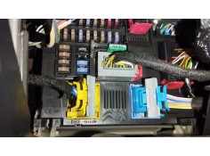Recambio de caja reles / fusibles para opel corsa f (p2jo) 1.2 (68) referencia OEM IAM 9832880280  