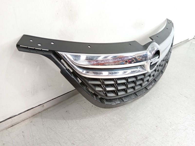 Recambio de rejilla delantera para opel zafira tourer c (p12) 1.4 (75) referencia OEM IAM 13300698 341601492 