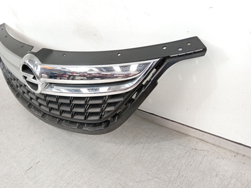 Recambio de rejilla delantera para opel zafira tourer c (p12) 1.4 (75) referencia OEM IAM 13300698 341601492 