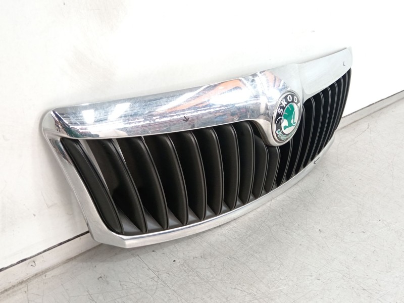 Recambio de rejilla delantera para skoda octavia ii (1z3) 1.6 tdi referencia OEM IAM 1Z0853651C 1Z0853661A 