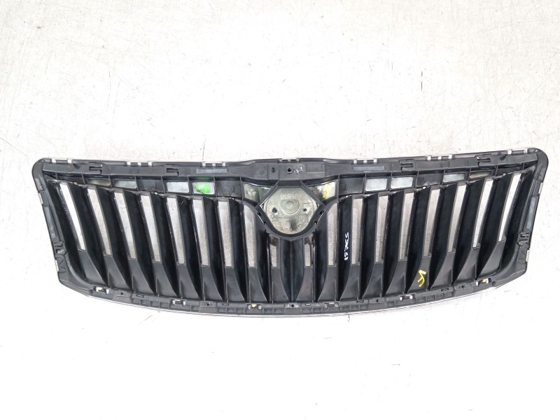 Recambio de rejilla delantera para skoda octavia ii (1z3) 1.6 tdi referencia OEM IAM 1Z0853651C 1Z0853661A 