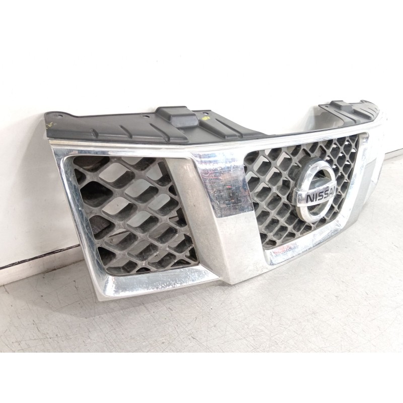 Recambio de rejilla delantera para nissan pathfinder iii (r51) 2.5 dci 4wd referencia OEM IAM 2310EB400 62310EB400 
