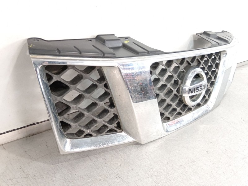 Recambio de rejilla delantera para nissan pathfinder iii (r51) 2.5 dci 4wd referencia OEM IAM 2310EB400 62310EB400 
