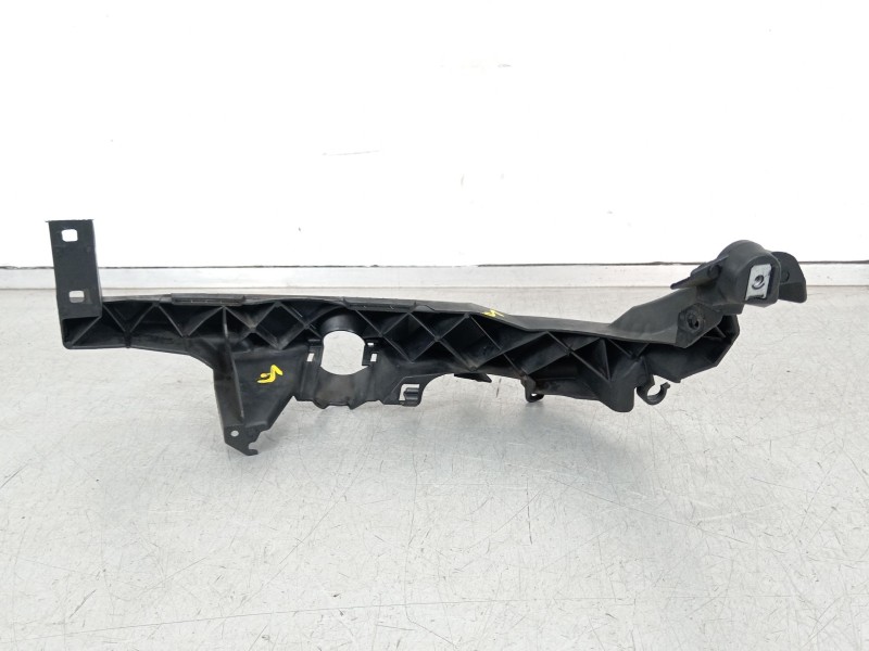 Recambio de soporte faro derecho para bmw 3 touring (e91) 320 d referencia OEM IAM 51647116708 22944911 
