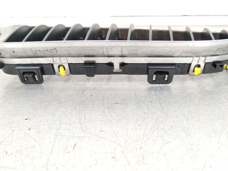 Recambio de rejilla delantera para bmw 3 (e90) 320 d referencia OEM IAM 51137201967 22405910 