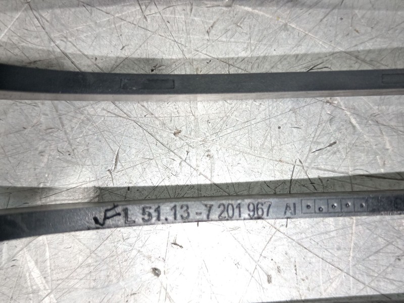 Recambio de rejilla delantera para bmw 3 (e90) 320 d referencia OEM IAM 51137201967 22405910 