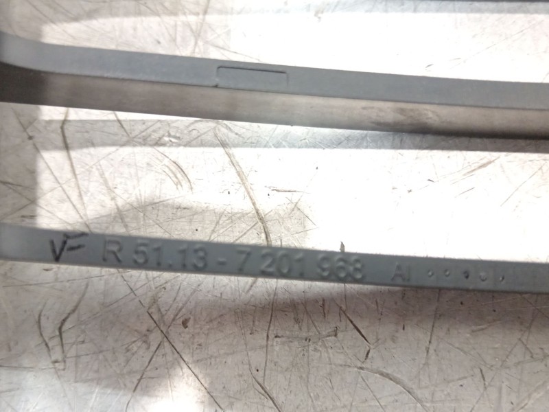 Recambio de rejilla delantera para bmw 3 (e90) 320 d referencia OEM IAM 51137201968 22405910 