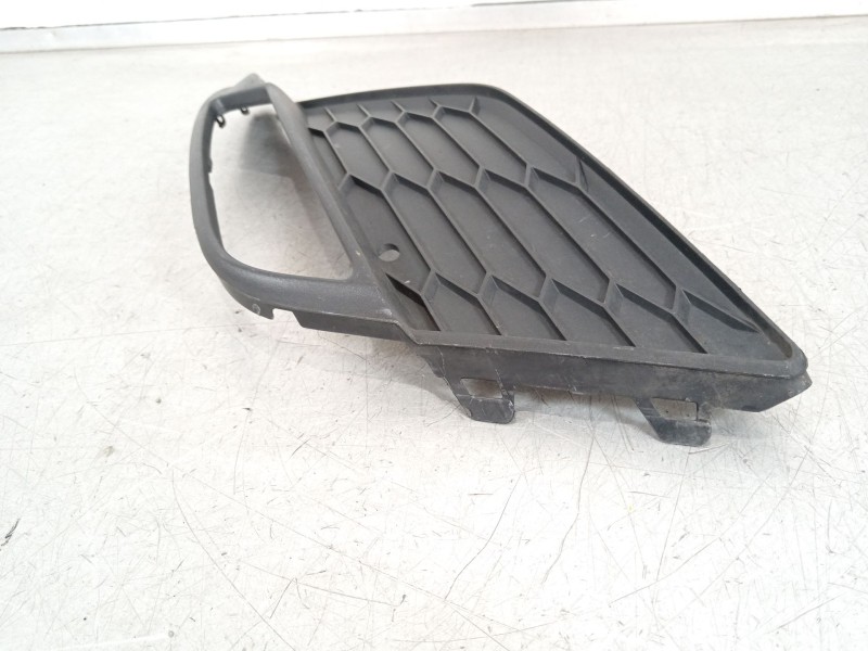 Recambio de rejilla paragolpes derecha para seat leon st (5f8) 1.5 tsi referencia OEM IAM 5F0853666H  