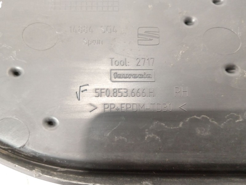 Recambio de rejilla paragolpes derecha para seat leon st (5f8) 1.5 tsi referencia OEM IAM 5F0853666H  