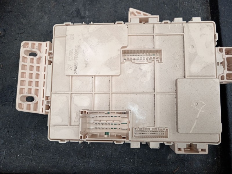 Recambio de caja reles / fusibles para kia cee´d (jd) 1.4 mpi referencia OEM IAM 91950A2130  