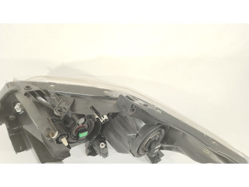 Recambio de faro derecho para toyota auris (_e15_) 1.4 d-4d (nde150_) referencia OEM IAM 8111002A40 89903723 89903691