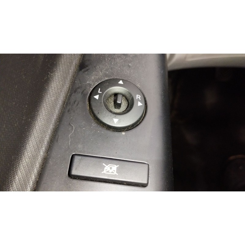 Recambio de mando retrovisor para kia cee´d hatchback (ed) 1.6 crdi 115 referencia OEM IAM 935601H000  