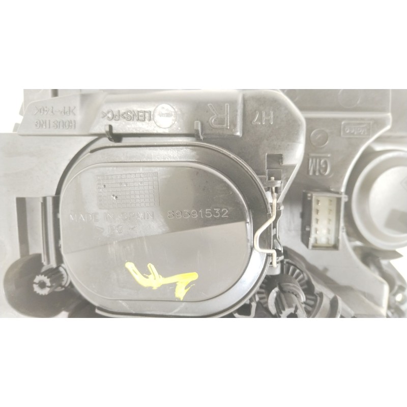 Recambio de faro derecho para opel meriva a monospace (x03) 1.7 cdti (e75) referencia OEM IAM 93187857 89313665 