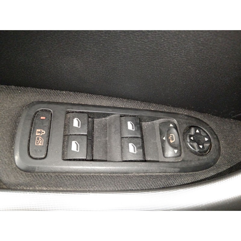 Recambio de mando elevalunas delantero izquierdo para peugeot 308 i (4a_, 4c_) 1.6 hdi referencia OEM IAM 649028  
