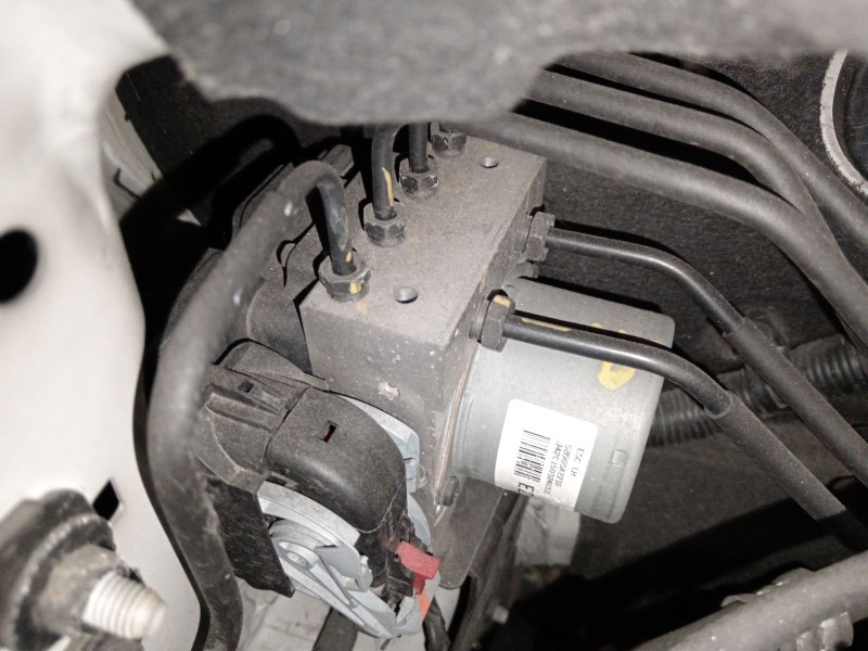 Recambio de abs para kia cee´d (jd) 1.6 crdi 110 referencia OEM IAM A258920500  