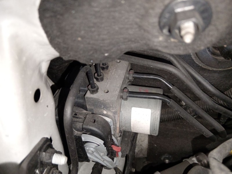 Recambio de abs para kia cee´d (jd) 1.6 crdi 128 referencia OEM IAM A258920500  