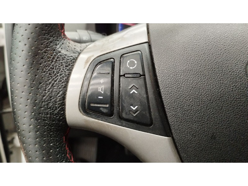 Recambio de mando volante para hyundai i30 (gd) 1.6 crdi referencia OEM IAM 967002L2504X  