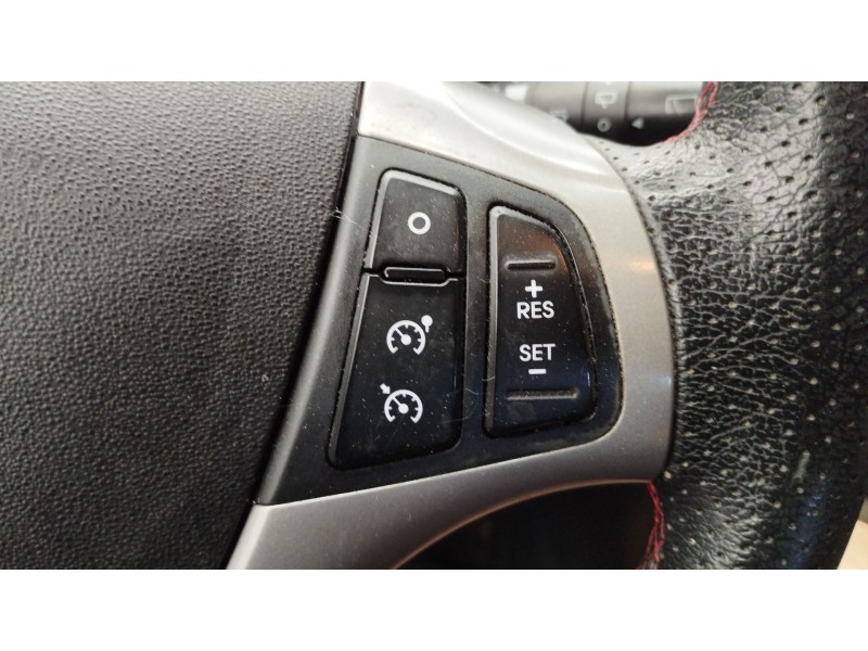 Recambio de mando volante para hyundai i30 (gd) 1.6 crdi referencia OEM IAM 967002L2504X  