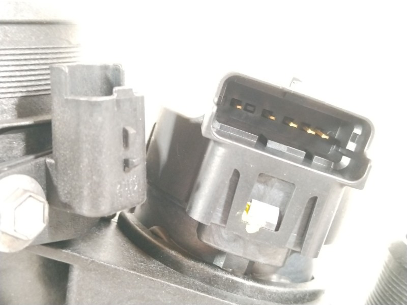Recambio de caja mariposa para citroën c4 i sedán 1.6 hdi referencia OEM IAM 9657485480  