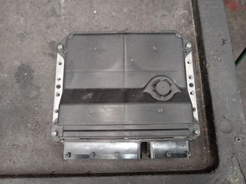 Recambio de centralita motor uce para toyota auris (_e15_) 1.6 (zre151_) referencia OEM IAM 8966102E51 MB2753000221 