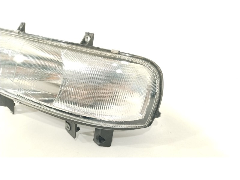 Recambio de faro izquierdo para renault master ii autobús (jd) 1.9 dti referencia OEM IAM 7701044518  
