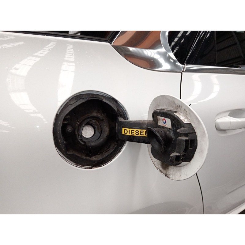 Recambio de tapa exterior combustible para citroën c4 spacetourer (3d_) 1.6 bluehdi 100 referencia OEM IAM 9815703880  