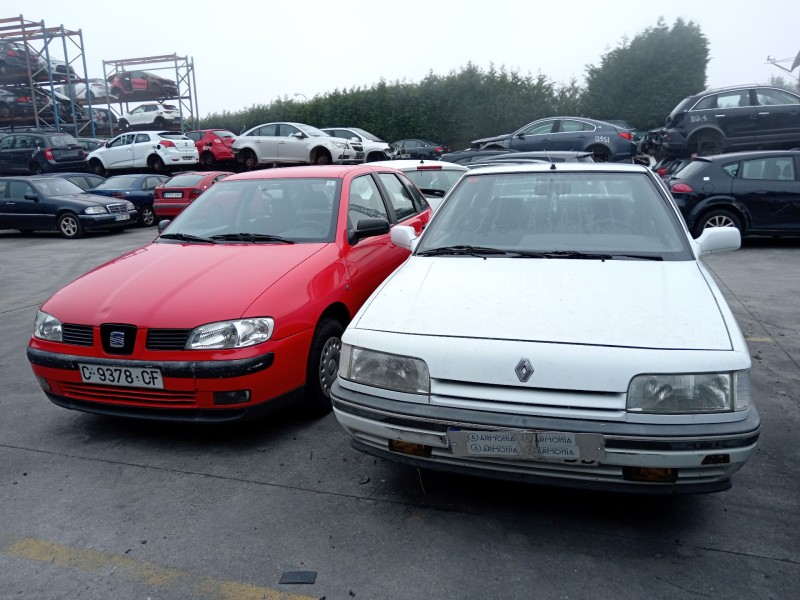 renault 21 sedán (l48_) del año 1992