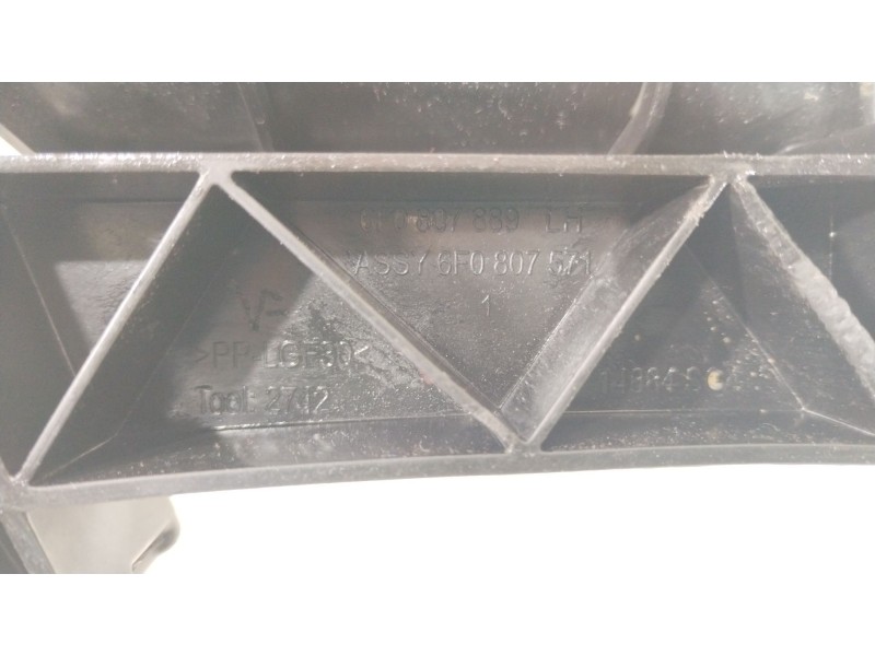 Recambio de soporte faro izquierdo para seat ibiza (kj1) fr referencia OEM IAM 6F0807889  