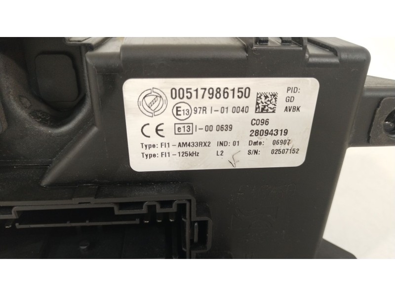 Recambio de caja reles / fusibles para fiat grande punto (199_) 1.4 (199axb1a) referencia OEM IAM 51798615 00517986150 28094319