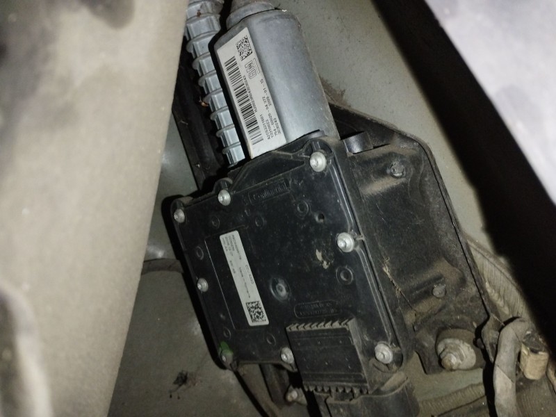 Recambio de freno de mano electrico para opel insignia berlina cosmo referencia OEM IAM 13310023  