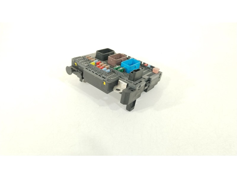 Recambio de caja reles / fusibles para citroën c4 ii (nc_) 1.6 hdi 115 referencia OEM IAM 9677987180 BSMAB100 