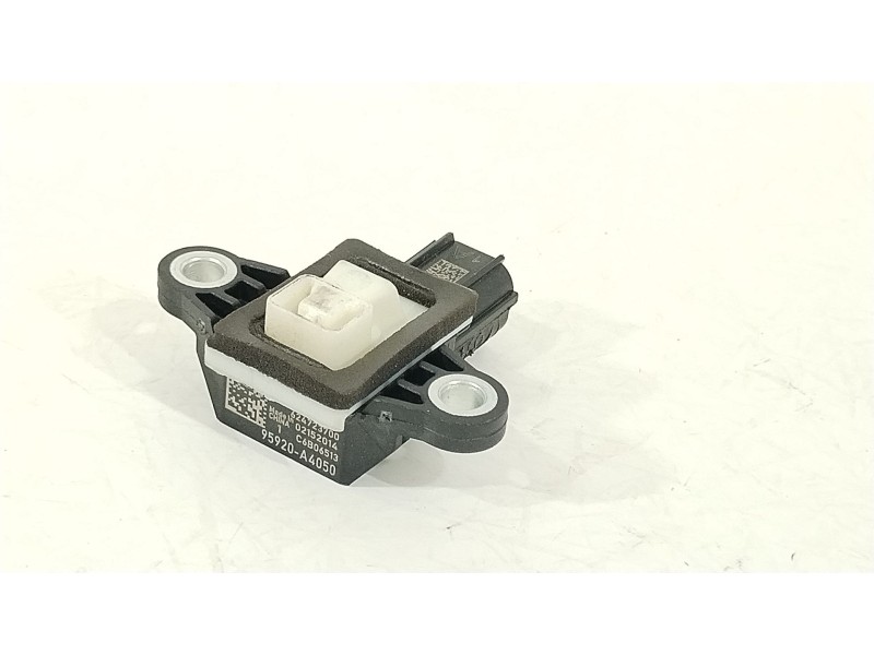 Recambio de sensor para kia carens iv 1.7 crdi referencia OEM IAM 95920A4050 624723700 