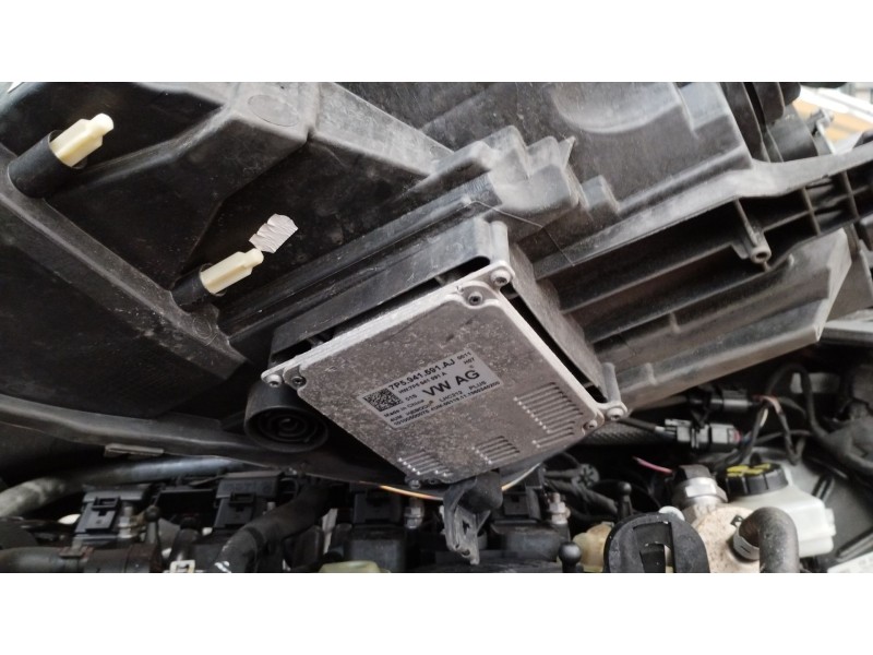 Recambio de faro derecho para seat leon st (5f8) 2.0 cupra referencia OEM IAM 5F1941008L 90100840 7P5941591AJ