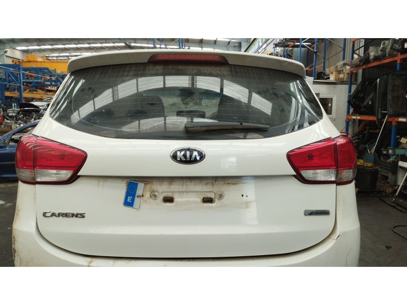 Recambio de porton trasero para kia carens iv 1.7 crdi referencia OEM IAM 73700A4040  