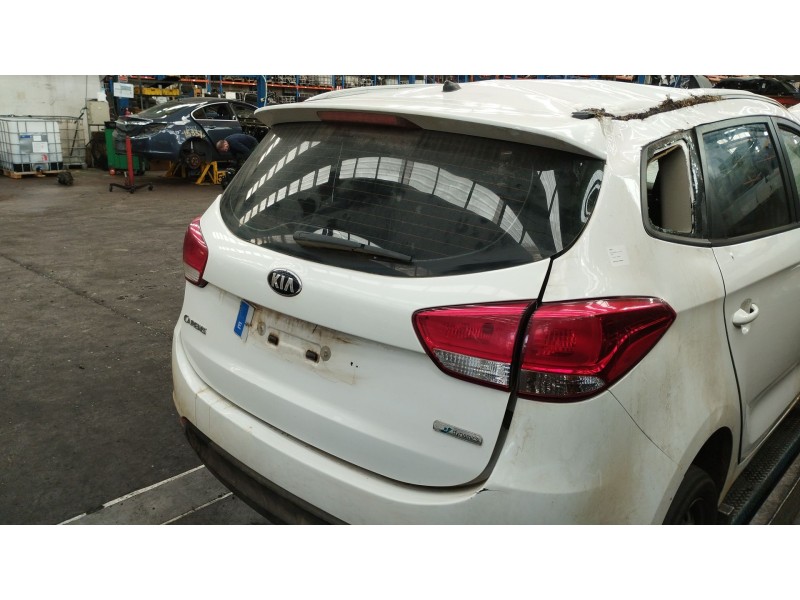 Recambio de porton trasero para kia carens iv 1.7 crdi referencia OEM IAM 73700A4040  