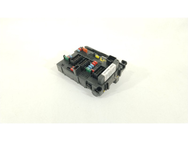 Recambio de caja reles / fusibles para peugeot 307 break (3e) 2.0 hdi 90 referencia OEM IAM 9657608880 BSMB2 