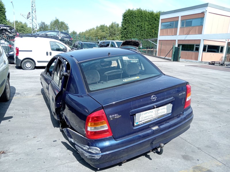 opel astra g sedán (t98) del año 2001