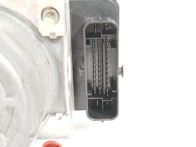 Recambio de abs para mazda 3 lim. () center-line referencia OEM IAM BHR1437A0A 28515328053 