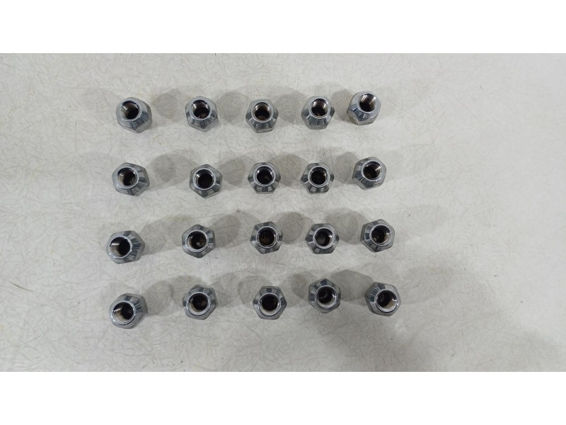 Recambio de tornillos rueda para kia sorento () referencia OEM IAM 5295014140  