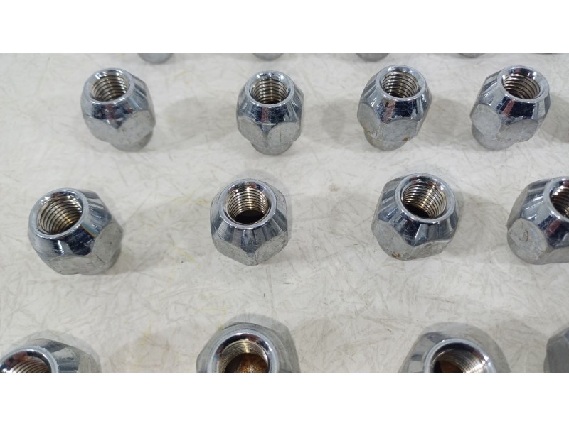 Recambio de tornillos rueda para kia sorento () referencia OEM IAM 5295014140  