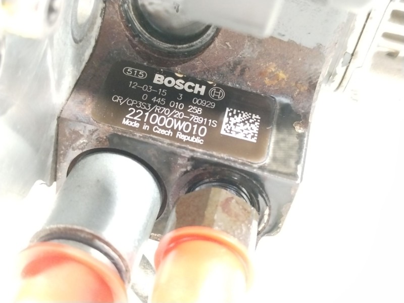 Recambio de bomba inyeccion para toyota auris (_e15_) 1.4 d-4d (nde150_) referencia OEM IAM 221000W010 0445010258 