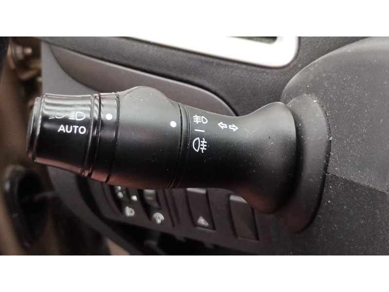 Recambio de mando luces para renault grand scénic iii (jz0/1_) 1.9 dci referencia OEM IAM   