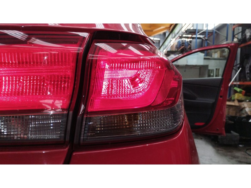 Recambio de piloto trasero derecho para hyundai i30 (pde, pd, pden) 1.5 referencia OEM IAM 92402G4000  