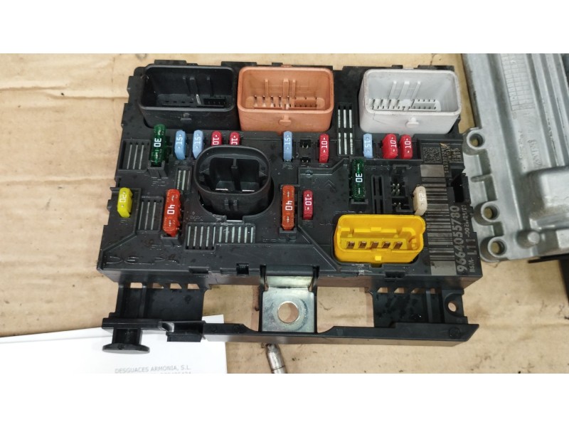 Recambio de caja reles / fusibles para peugeot 207/207+ (wa_, wc_) 1.4 16v referencia OEM IAM 9664055780  